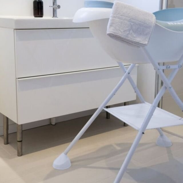 beaba-stojalo-za-kopalno-kad-in-previjalno-desko-cameleo-white_2_